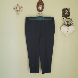 Women's black cropped at ankle pants